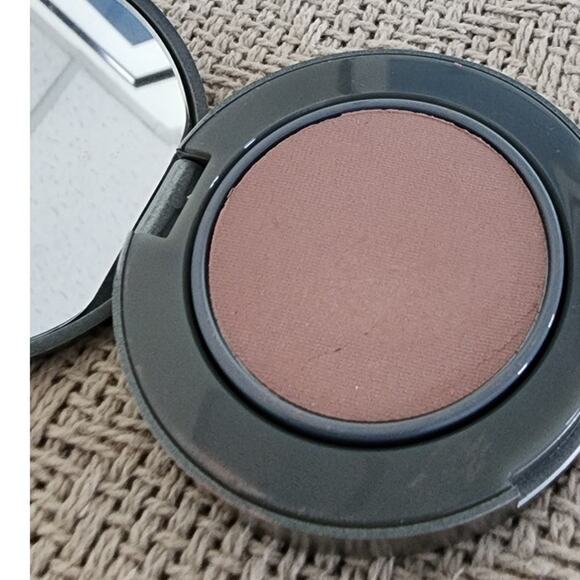 NWT Mirabella The Basics Pressed Powder Foundation Color Paradox 100% Authentic - Picture 1 of 5